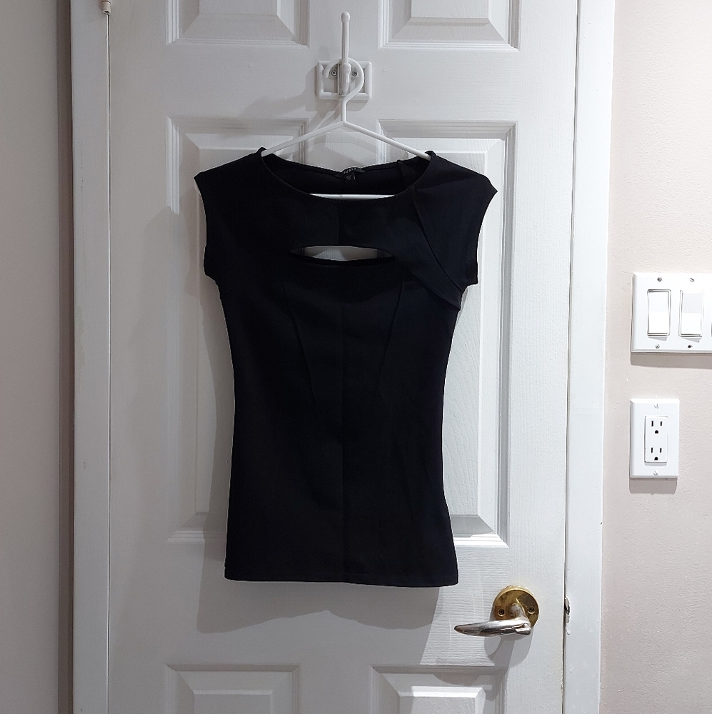 NWOT, Guess | Short Sleeve Top